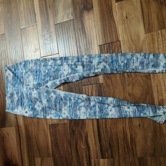 Lululemon blue striped full length leggings size 6 - Picture 2 of 2